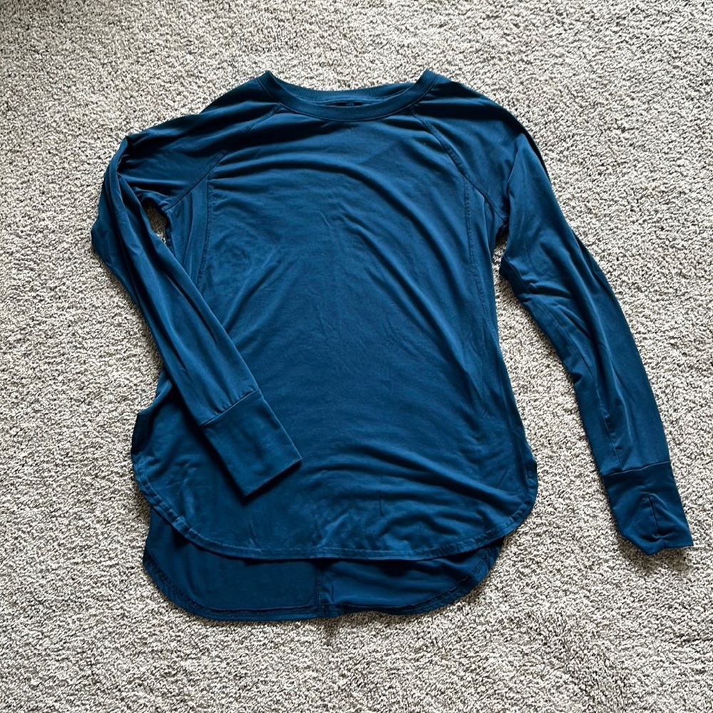 Tek Gear long sleeve shirt
